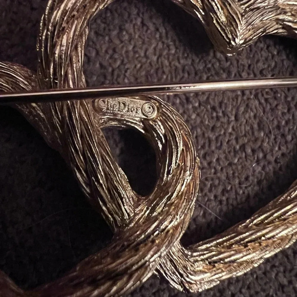 Christian Dior Double Heart Brooch with Swarovski Crystals - Picture 4 of 4